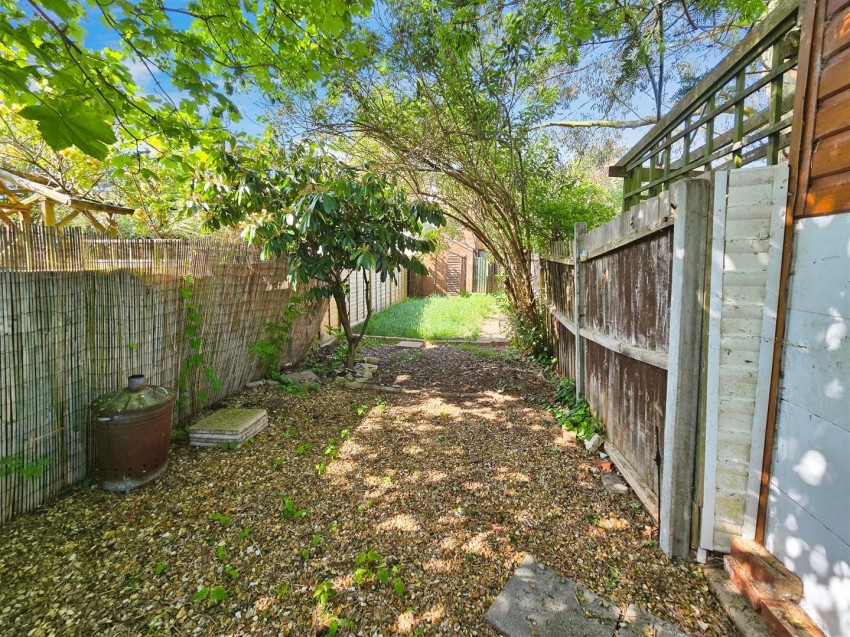 Images for Irthlingborough Road, Finedon, Northants
