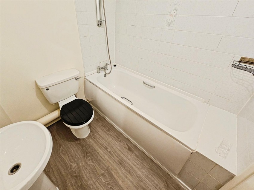 Images for Sandringham Court, Kettering, Northants