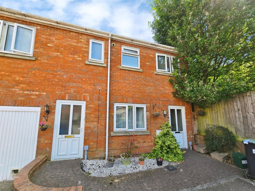 Images for Fitzwilliam Court, Rushden, Northants