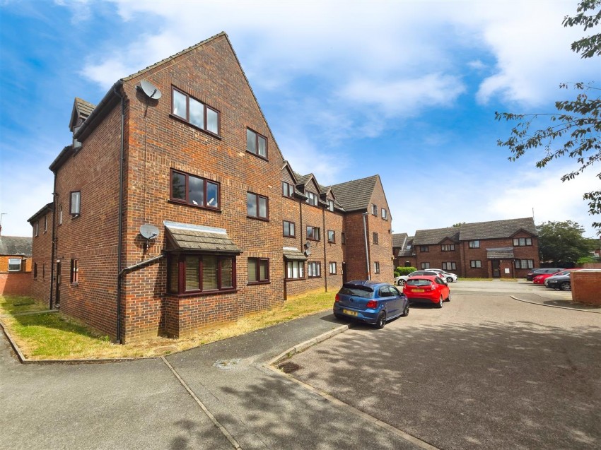 Images for Oliver Close, Rushden, Northants