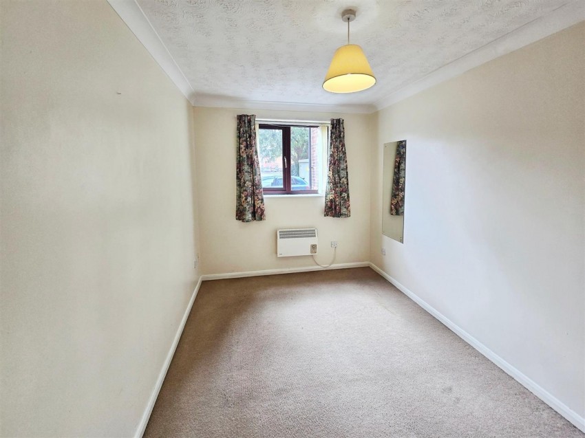 Images for Oliver Close, Rushden, Northants
