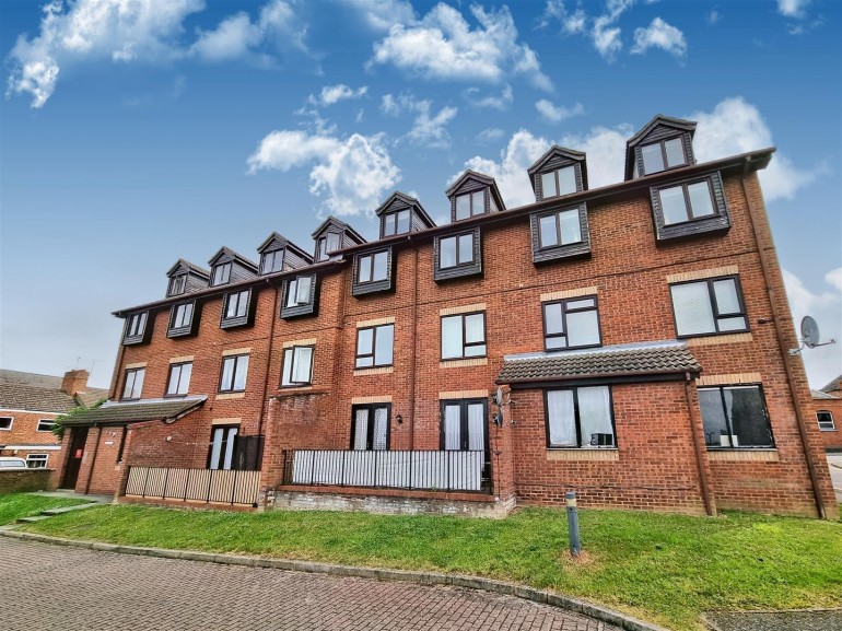 Hadleigh House, Rectory Road, Rushden, Northants