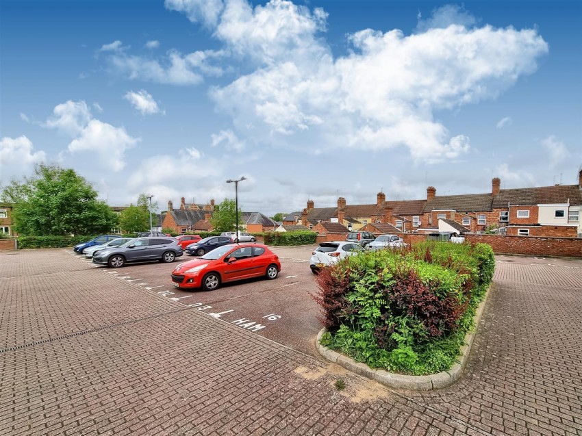 Images for Hadleigh House, Rectory Road, Rushden, Northants