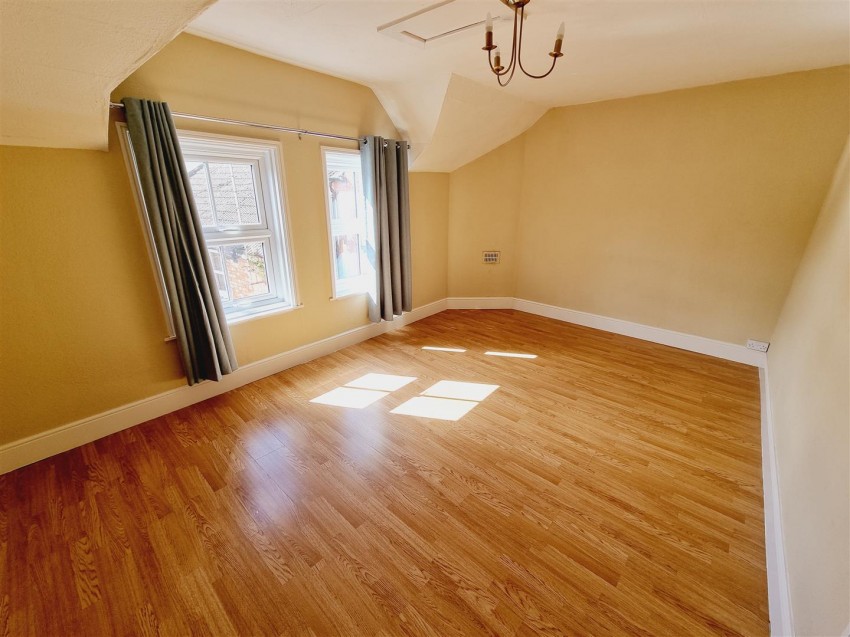 Images for Flat 1, High Street, Rushden, Northants