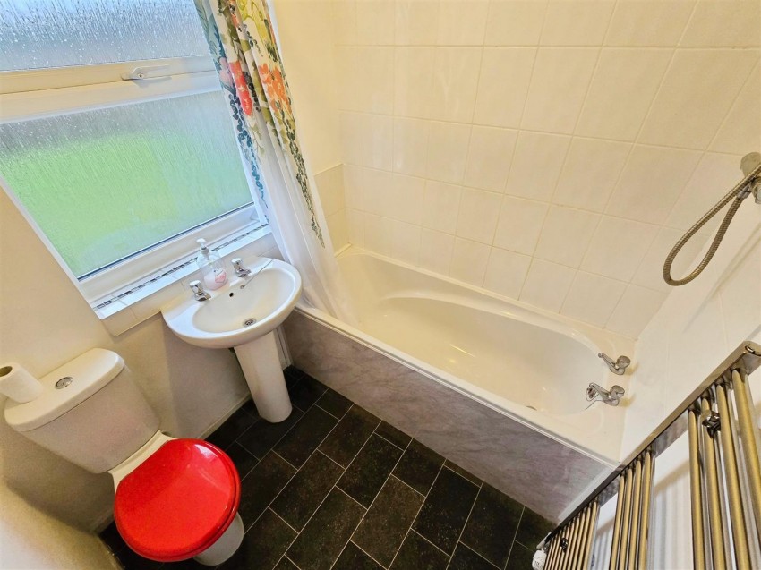 Images for South Grove, Wymington, Northants