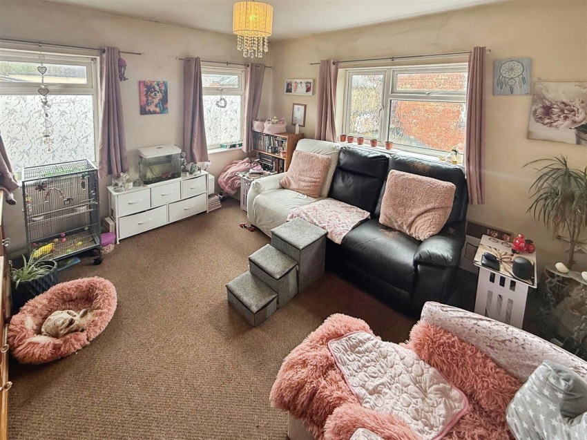 Images for Victoria Road, Rushden, Northants