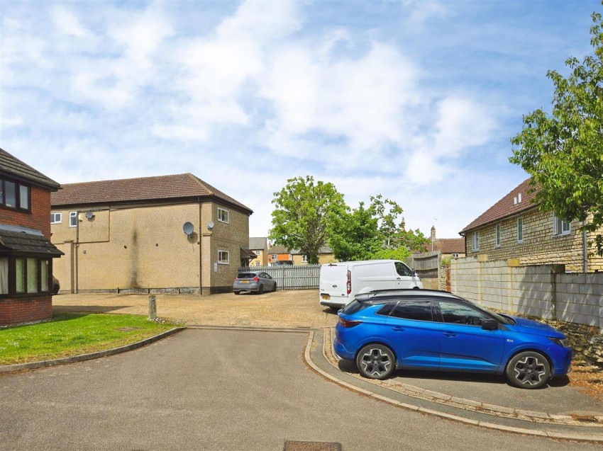 Images for Whites Rise, Irthlingborough, Northants
