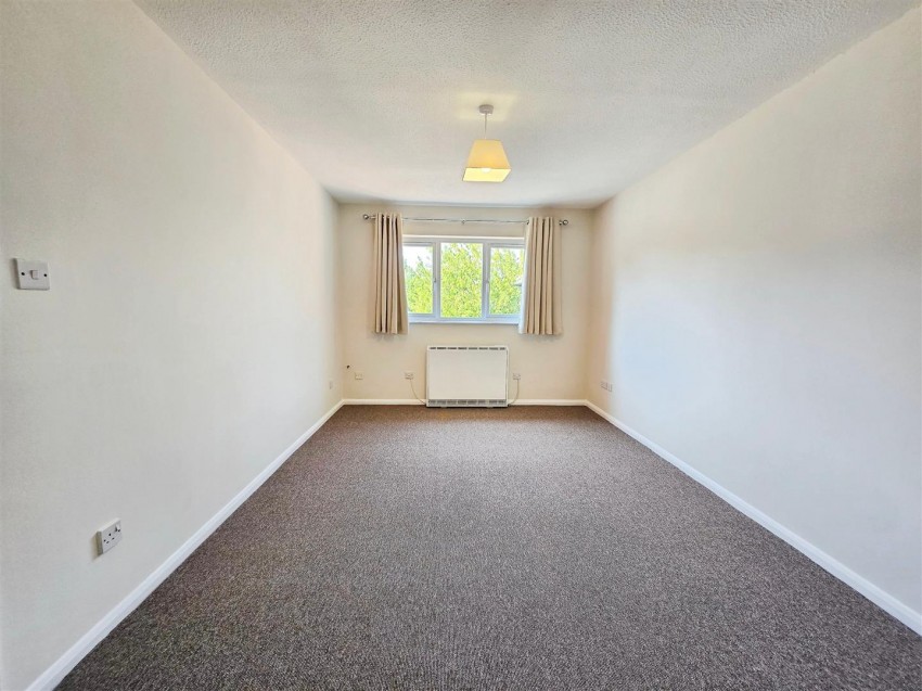 Images for Whites Rise, Irthlingborough, Northants