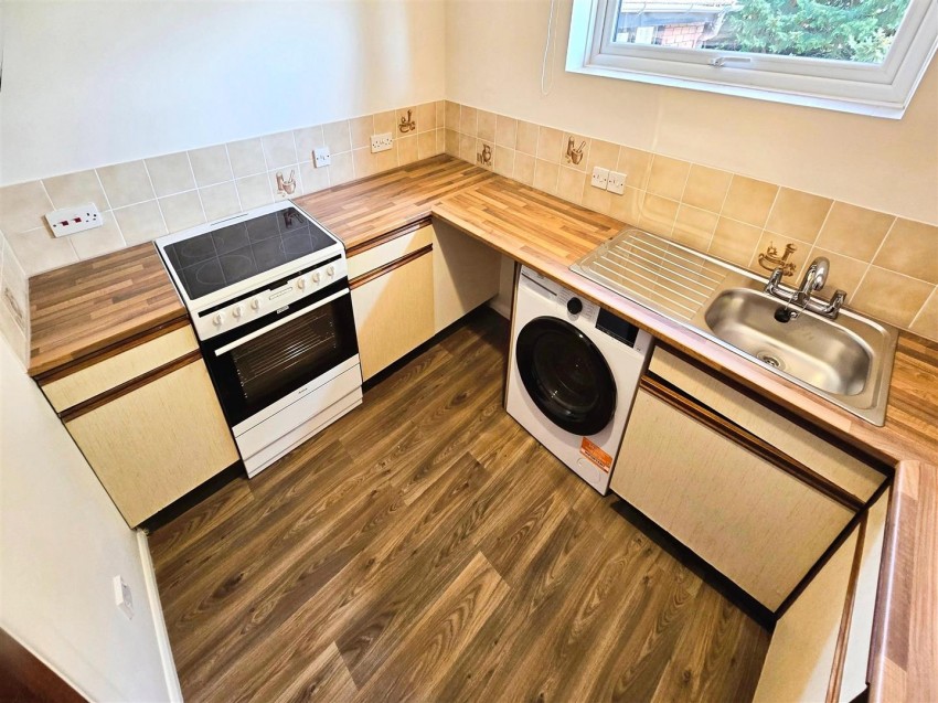 Images for Whites Rise, Irthlingborough, Northants